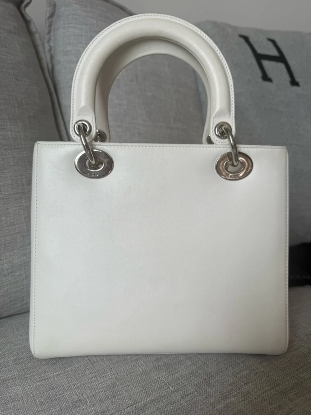 Lady Dior White Leather Tote with Sequin Floral Motif - Picture 3 of 7